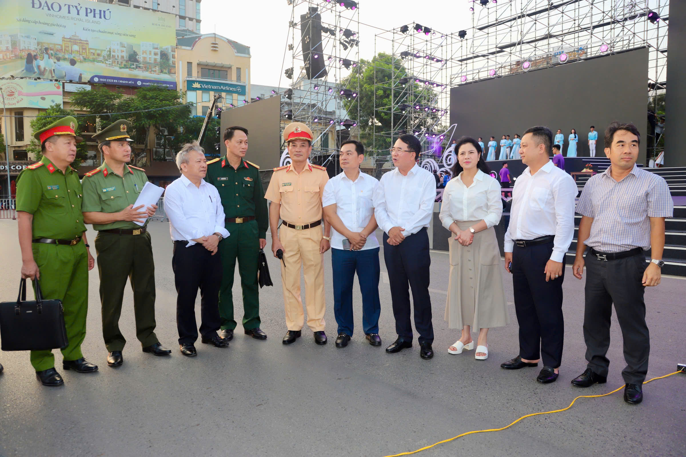 Lãnh đạo thành phố kiểm tra thực địa công tác chuẩn bị tổ chức Cầu truyền hình trực tiếp kỷ niệm 70 năm sự kiện Tập kết ra Bắc tại điểm cầu Hải Phòng 